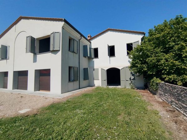 casa indipendente in vendita a Medolla
