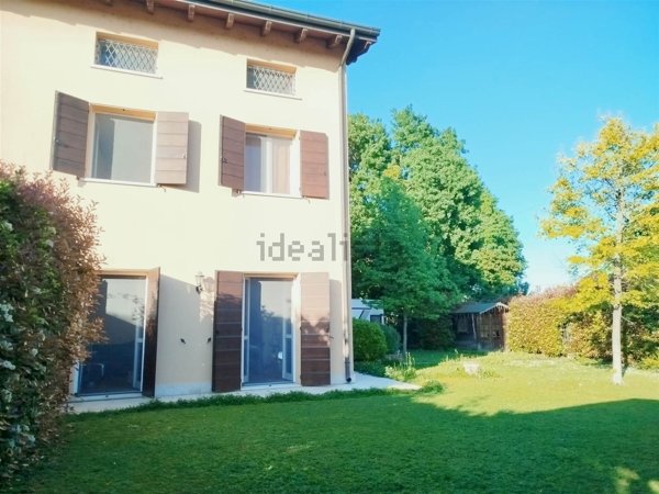 casa indipendente in vendita a Medolla