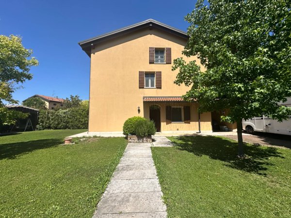 casa indipendente in vendita a Medolla
