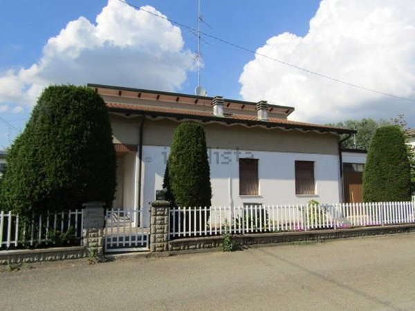 casa indipendente in vendita a Medolla