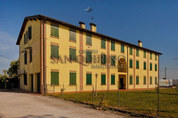 appartamento in vendita a Medolla in zona Villafranca