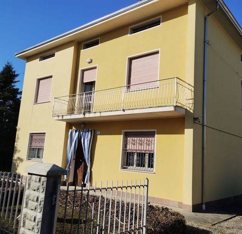 casa indipendente in vendita a Medolla