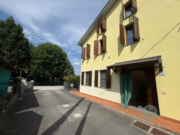 appartamento in vendita a Medolla in zona Villafranca
