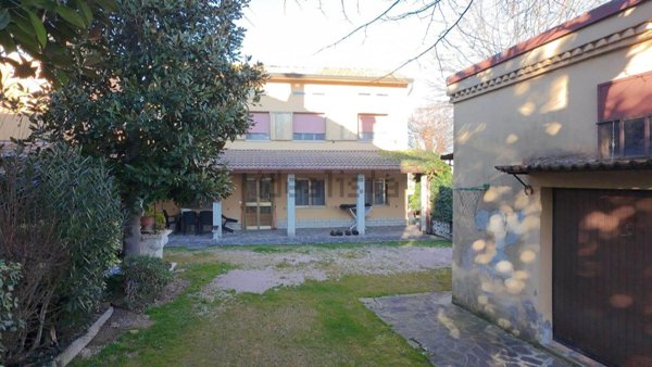 casa indipendente in vendita a Medolla in zona Villafranca
