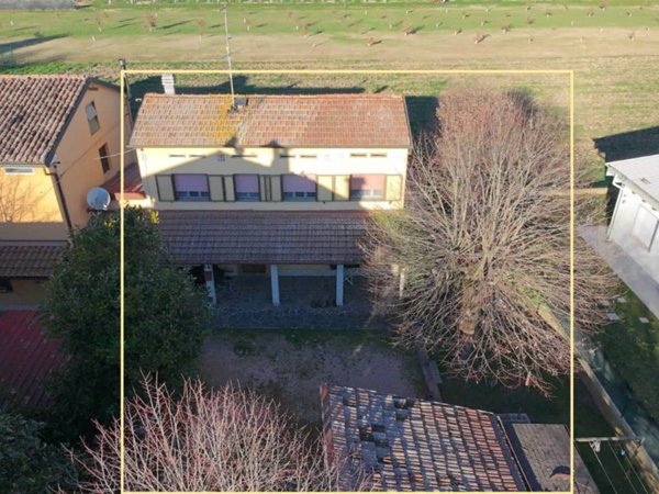 casa indipendente in vendita a Medolla in zona Villafranca