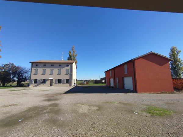 casa indipendente in vendita a Medolla in zona Camurana