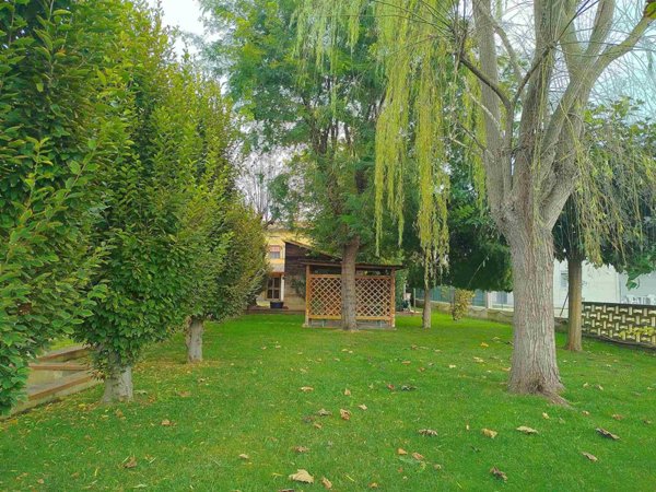 casa indipendente in vendita a Medolla in zona Villafranca