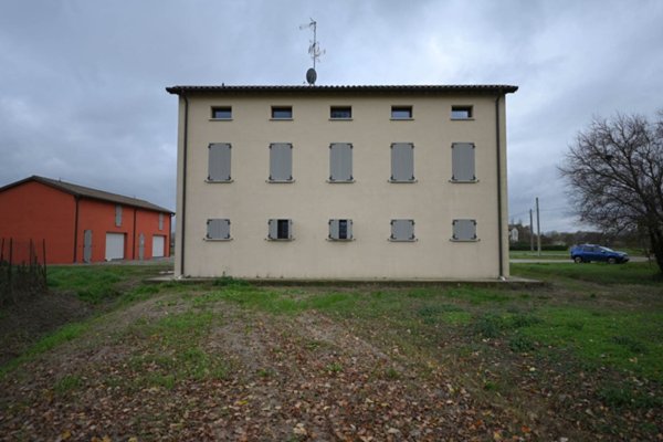 casa indipendente in vendita a Medolla in zona Villafranca