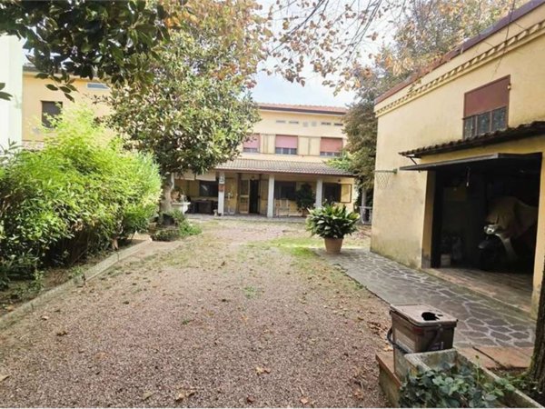 casa indipendente in vendita a Medolla in zona Villafranca