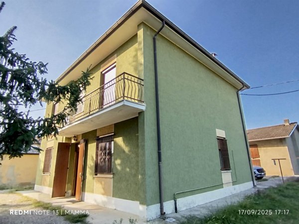 casa indipendente in vendita a Medolla in zona Villafranca