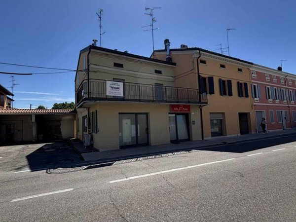 casa indipendente in vendita a Medolla