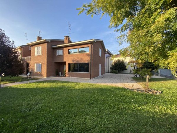 casa indipendente in vendita a Mirandola