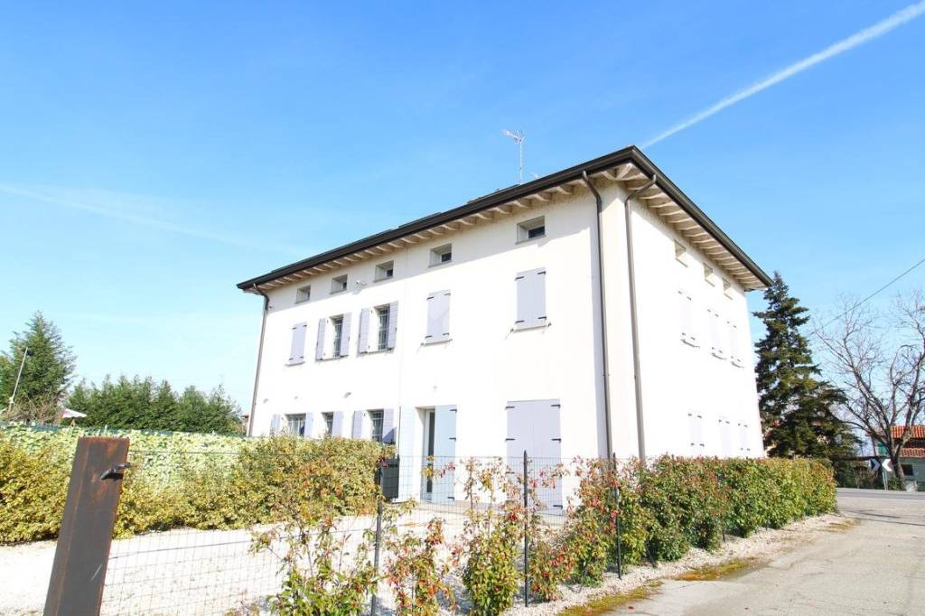 casa indipendente in vendita a Mirandola
