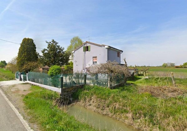 casa indipendente in vendita a Mirandola in zona Carano