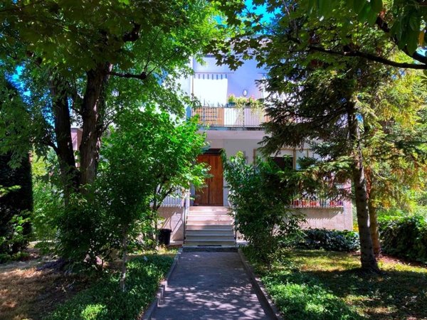 casa indipendente in vendita a Mirandola