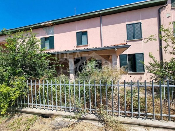 appartamento in vendita a Mirandola in zona Quarantoli