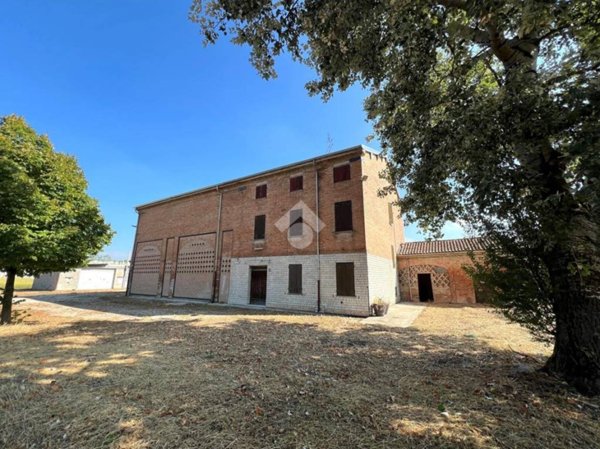 casa indipendente in vendita a Mirandola