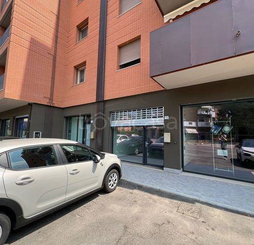 negozio in vendita a Mirandola