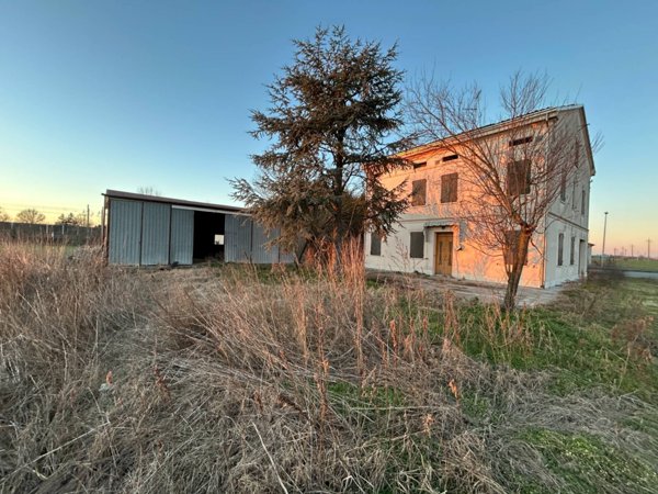 casa indipendente in vendita a Mirandola