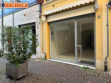 negozio in vendita a Mirandola