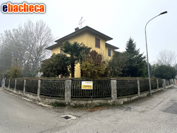 casa indipendente in vendita a Mirandola