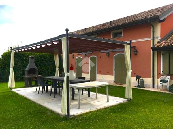 casa indipendente in vendita a Mirandola