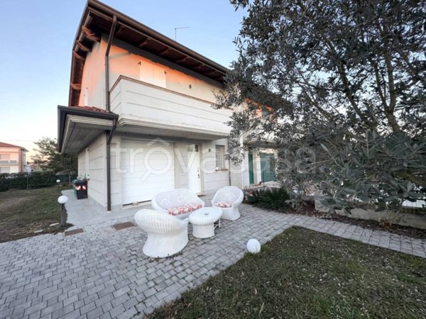 casa indipendente in vendita a Mirandola