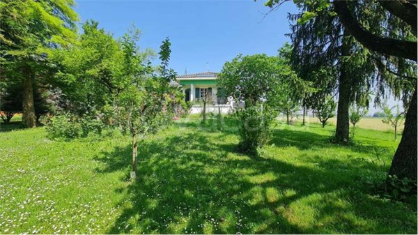 casa indipendente in vendita a Mirandola