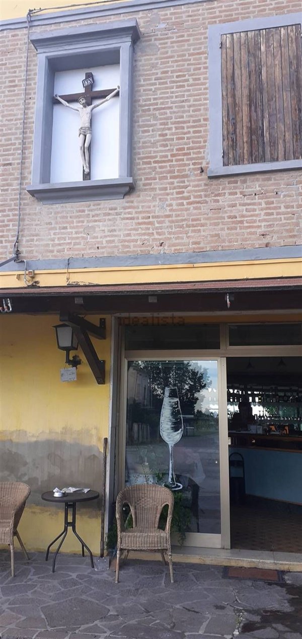 negozio in vendita a Mirandola