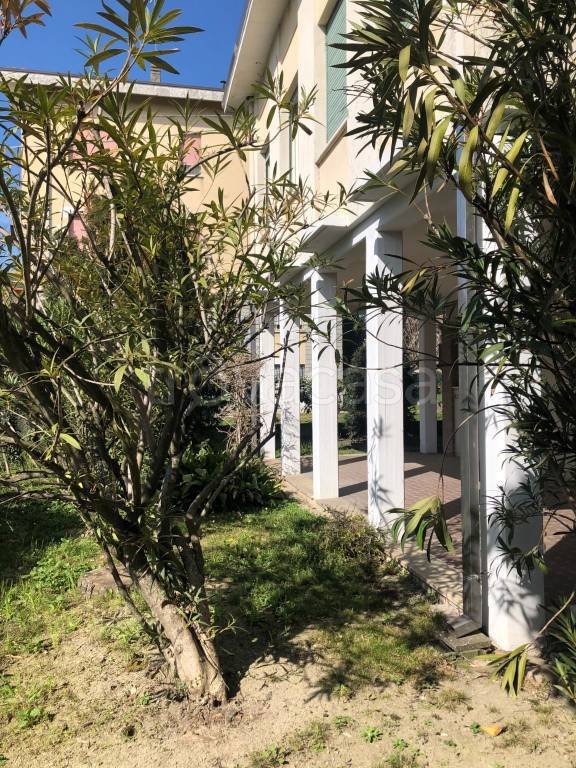 casa indipendente in vendita a Mirandola