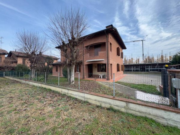 casa indipendente in vendita a Mirandola