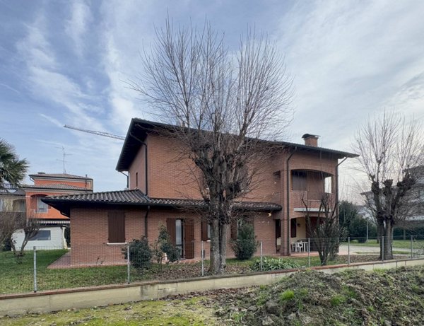 casa indipendente in vendita a Mirandola