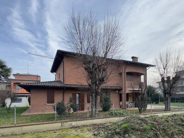 casa indipendente in vendita a Mirandola