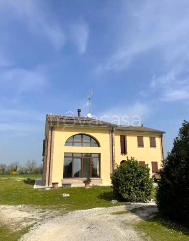 casa indipendente in vendita a Mirandola