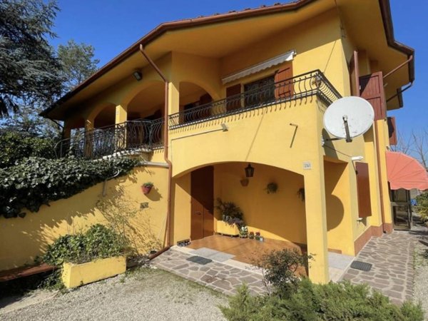 casa indipendente in vendita a Mirandola in zona Quarantoli