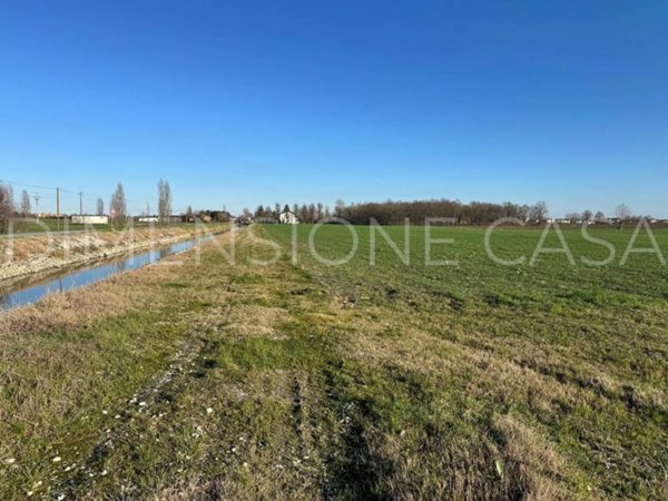 terreno agricolo in vendita a Mirandola
