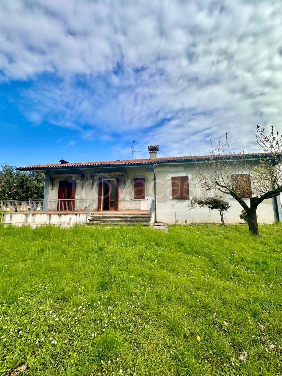 casa indipendente in vendita a Mirandola