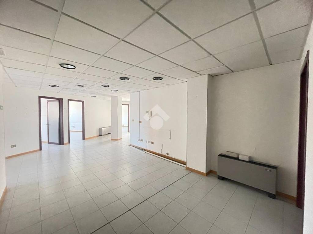 ufficio in vendita a Mirandola