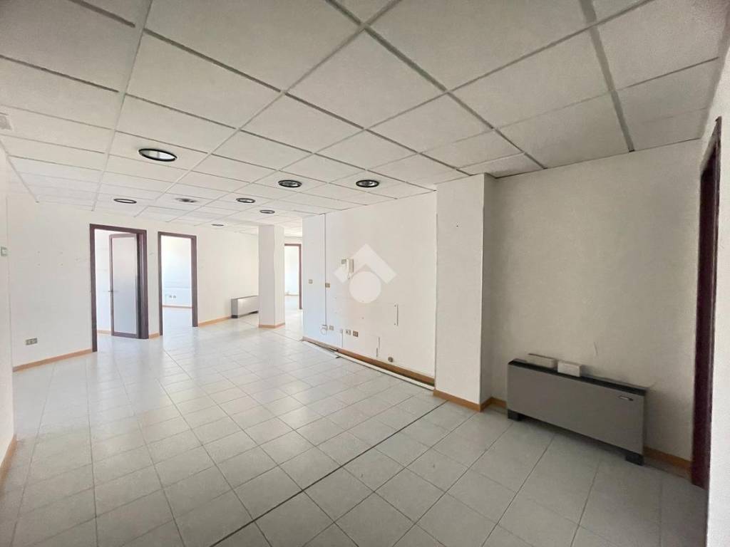 ufficio in vendita a Mirandola