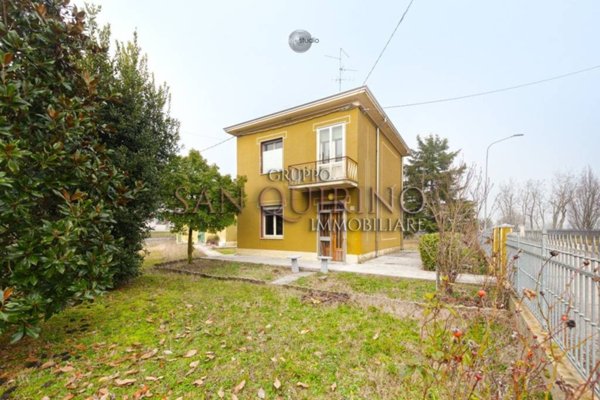 casa indipendente in vendita a Mirandola in zona Gavello