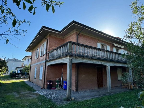 casa indipendente in vendita a Mirandola in zona Cividale