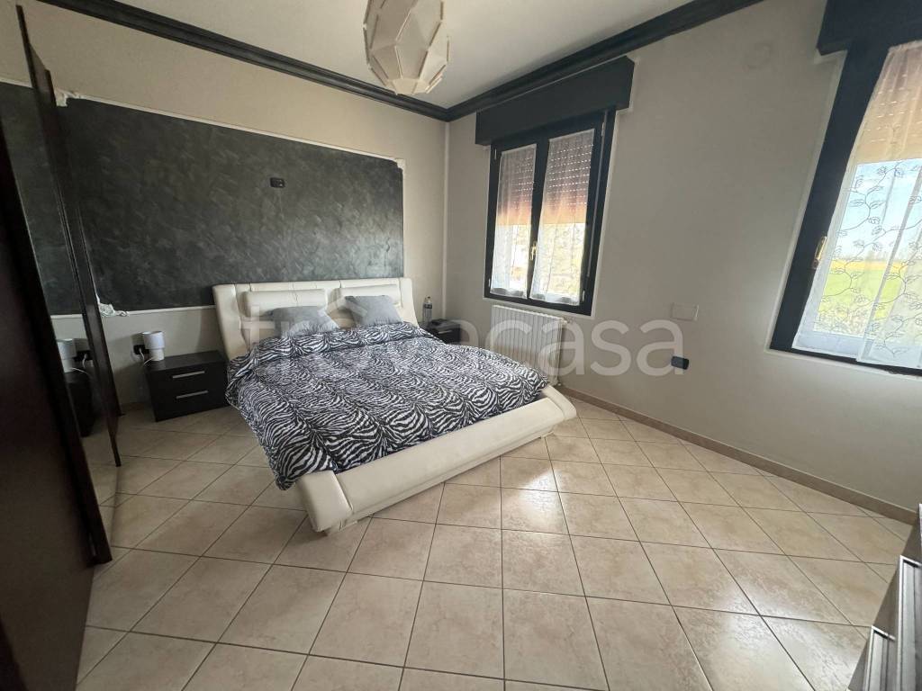 casa indipendente in vendita a Mirandola in zona Tramuschio
