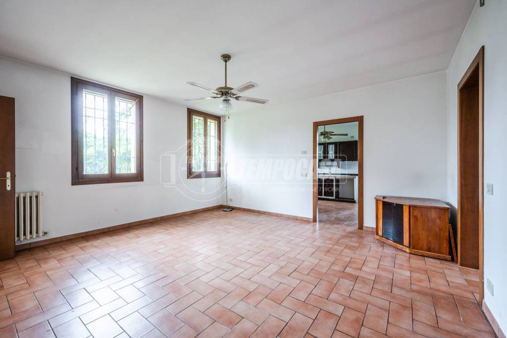 casa indipendente in vendita a Mirandola in zona San Martino Spino