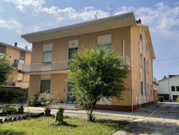 casa indipendente in vendita a Mirandola