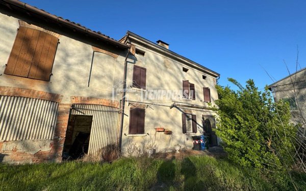 casa indipendente in vendita a Mirandola