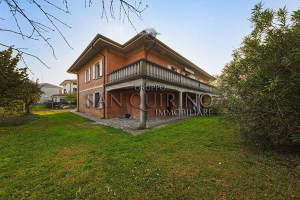 casa indipendente in vendita a Mirandola