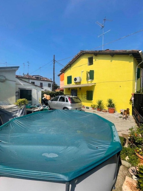 casa indipendente in vendita a Mirandola