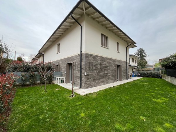 casa indipendente in vendita a Mirandola