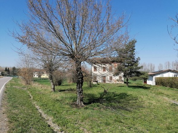 casa indipendente in vendita a Mirandola