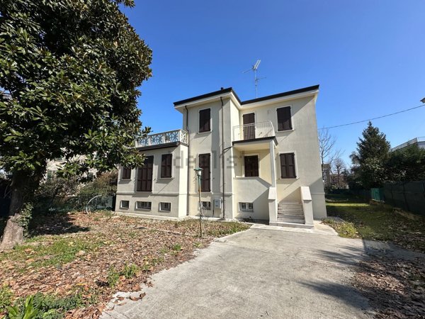 casa indipendente in vendita a Mirandola